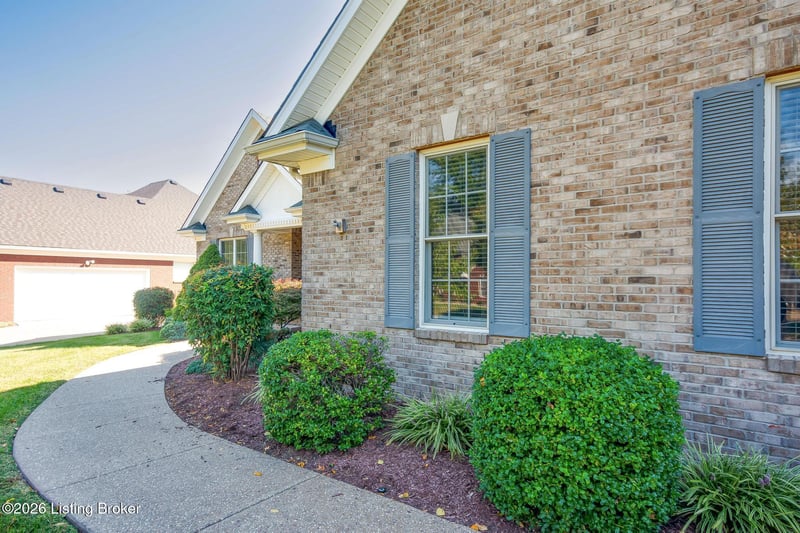 3909 Mulberry Row Way, Louisville, KY 40299