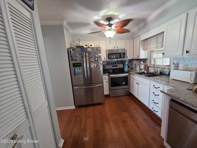 3910 Kirby Ln, Jeffersontown, KY 40299