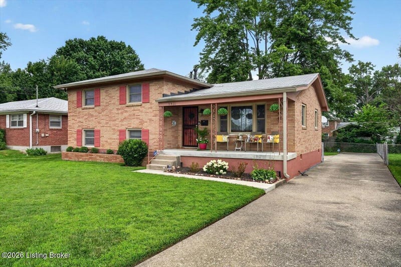 3911 Serene Way, Louisville, KY 40219