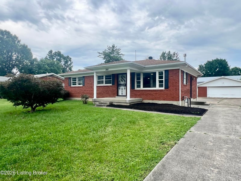 3915 Lovin Ct, Louisville, KY 40216