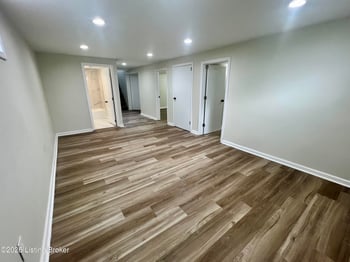 3915 Lovin Ct, Louisville, KY 40216
