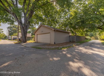 3917 Grandview Ave, Louisville, KY 40207