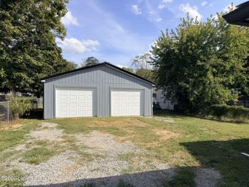 392 N 1st St, New Haven, KY 40051
