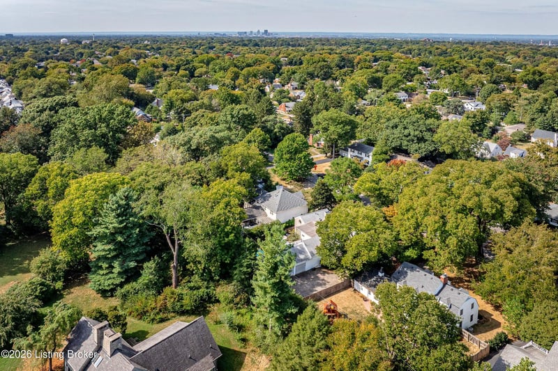 3922 Napanee Rd, Louisville, KY 40207