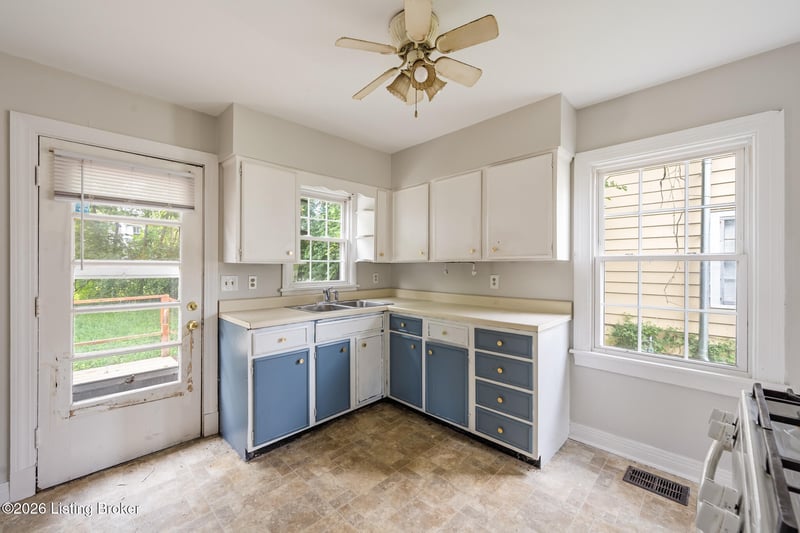 3936 Kennison Ave, Louisville, KY 40207
