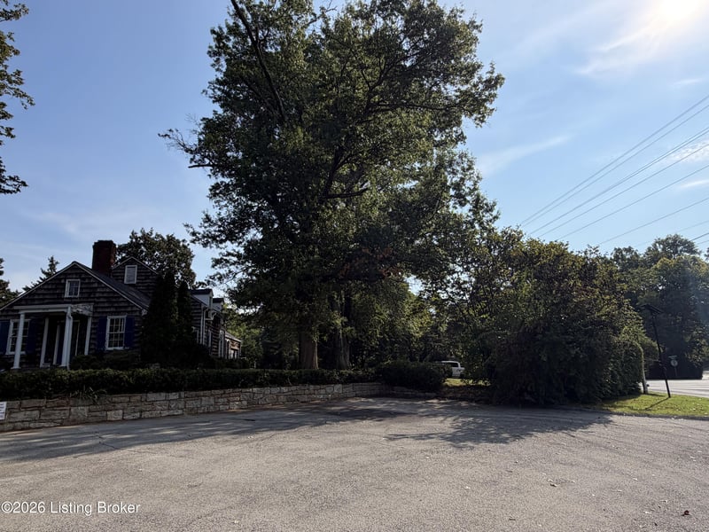 3939 Old Brownsboro Rd, Louisville, KY 40207