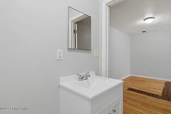3944 S 3rd St, Louisville, KY 40214