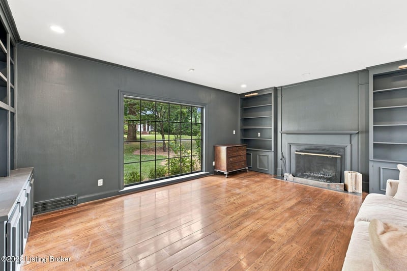 3946 Napanee Rd, Louisville, KY 40207