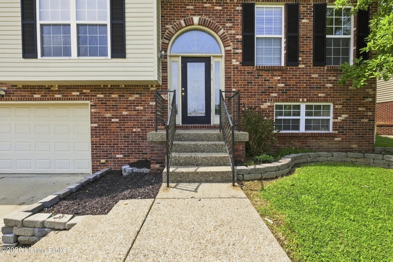 396 Oakview Dr, Shelbyville, KY 40065