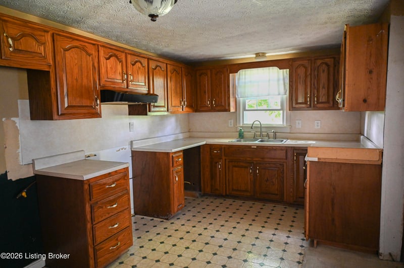 3979 Baker Ridge Rd, Willisburg, KY 40078