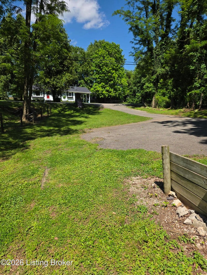 3981 Woodlawn Rd, Bardstown, KY 40004