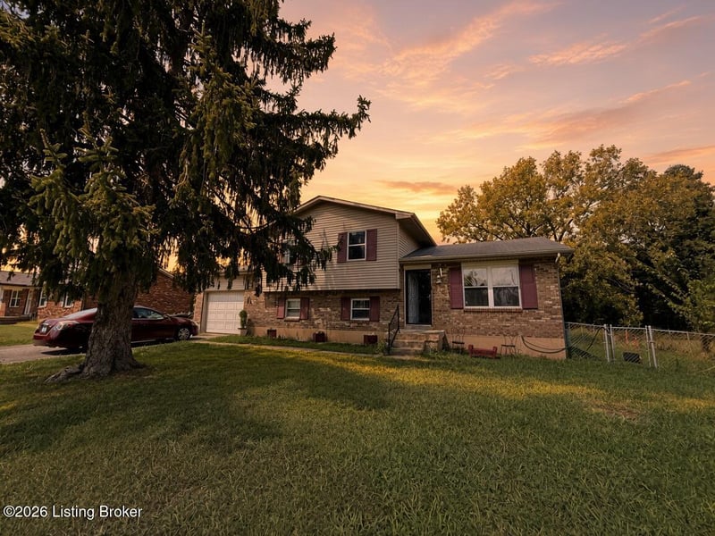 399 Seminole Rd, Radcliff, KY 40160