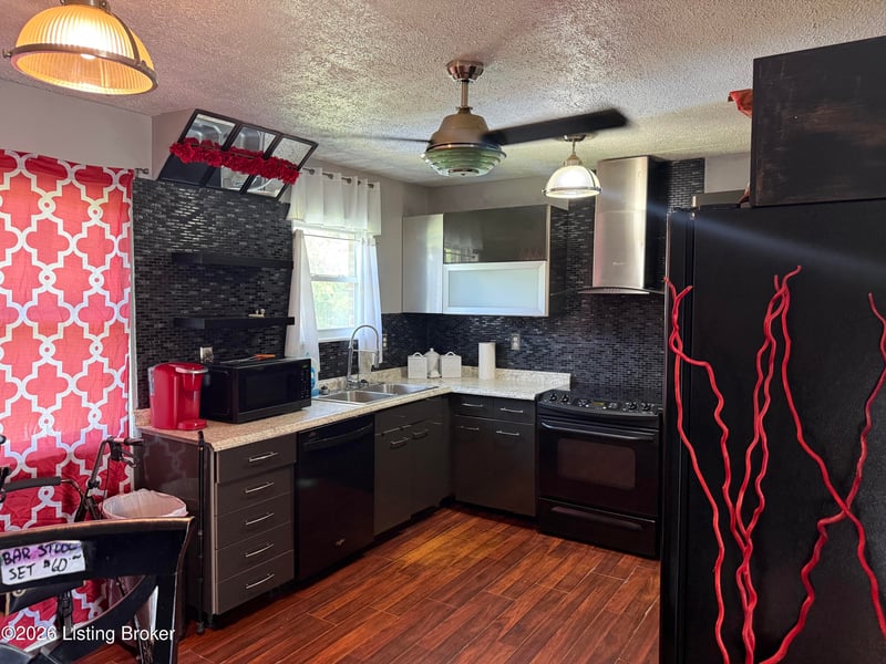 399 Seminole Rd, Radcliff, KY 40160