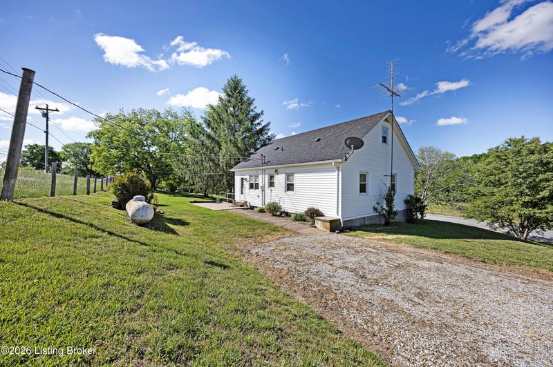 3999 N Loretto Rd, Lebanon, KY 40033