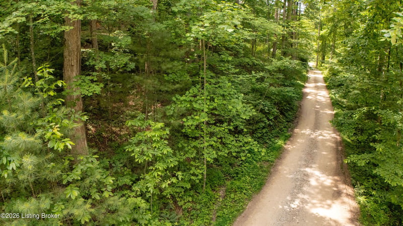 4 Black Bear Ridge Rd, Campton, KY 41301
