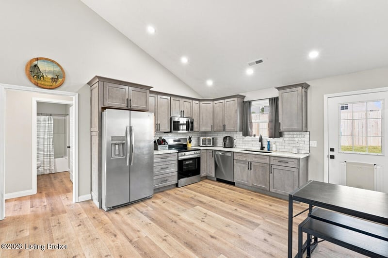 400 Strawberry Ln, Leitchfield, KY 42754