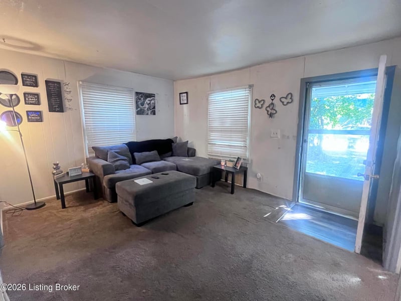 4004 Churchman Ave, Louisville, KY 40215