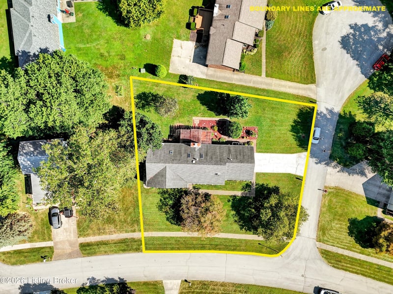 4005 Riveroaks Ln, Louisville, KY 40241