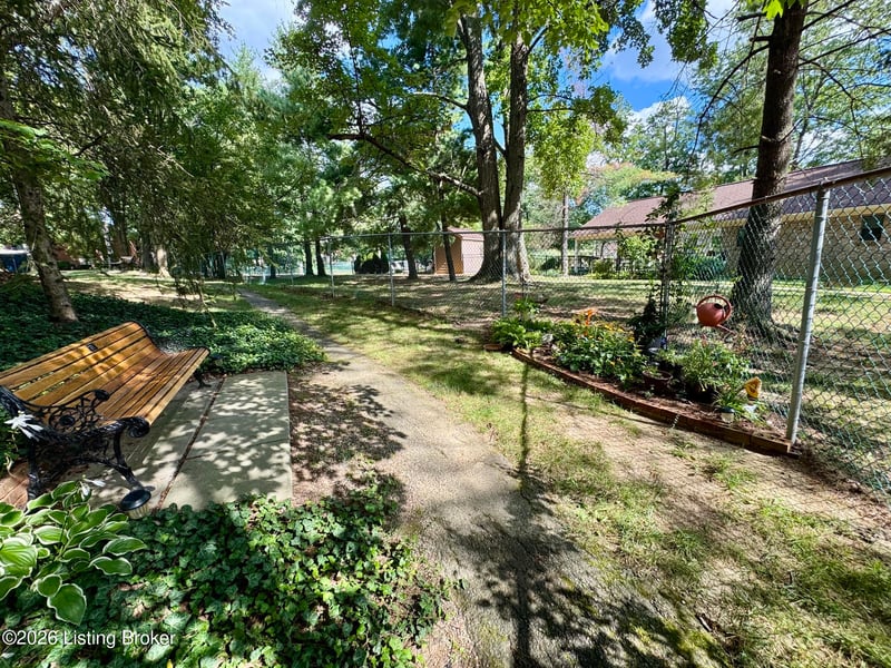 401 Forest Park Rd, Louisville, KY 40223