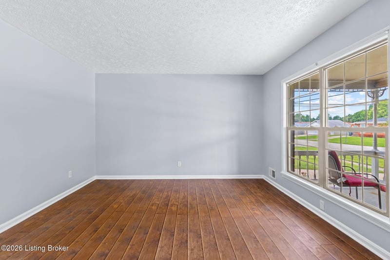 401 Kenny Blvd, Louisville, KY 40214
