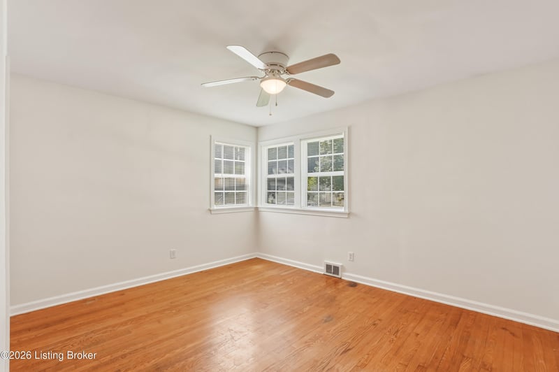 401 S Center St, Bardstown, KY 40004