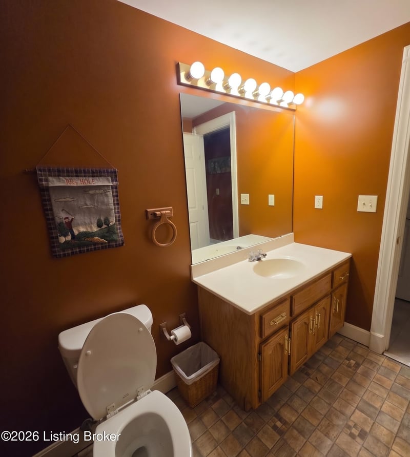 4013 Stonelanding Ct, Louisville, KY 40272