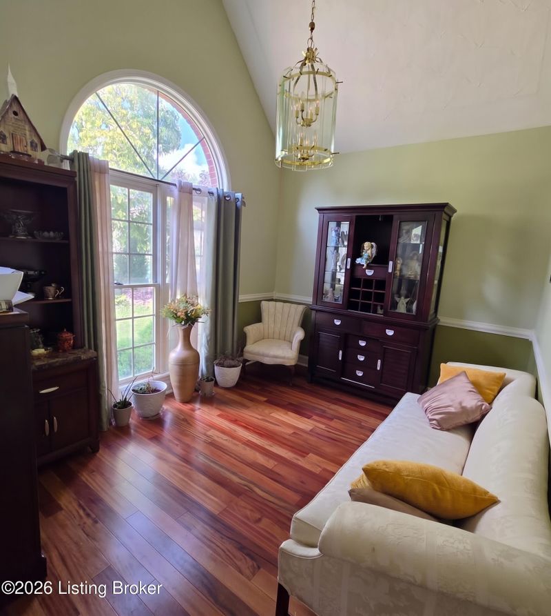 4013 Stonelanding Ct, Louisville, KY 40272