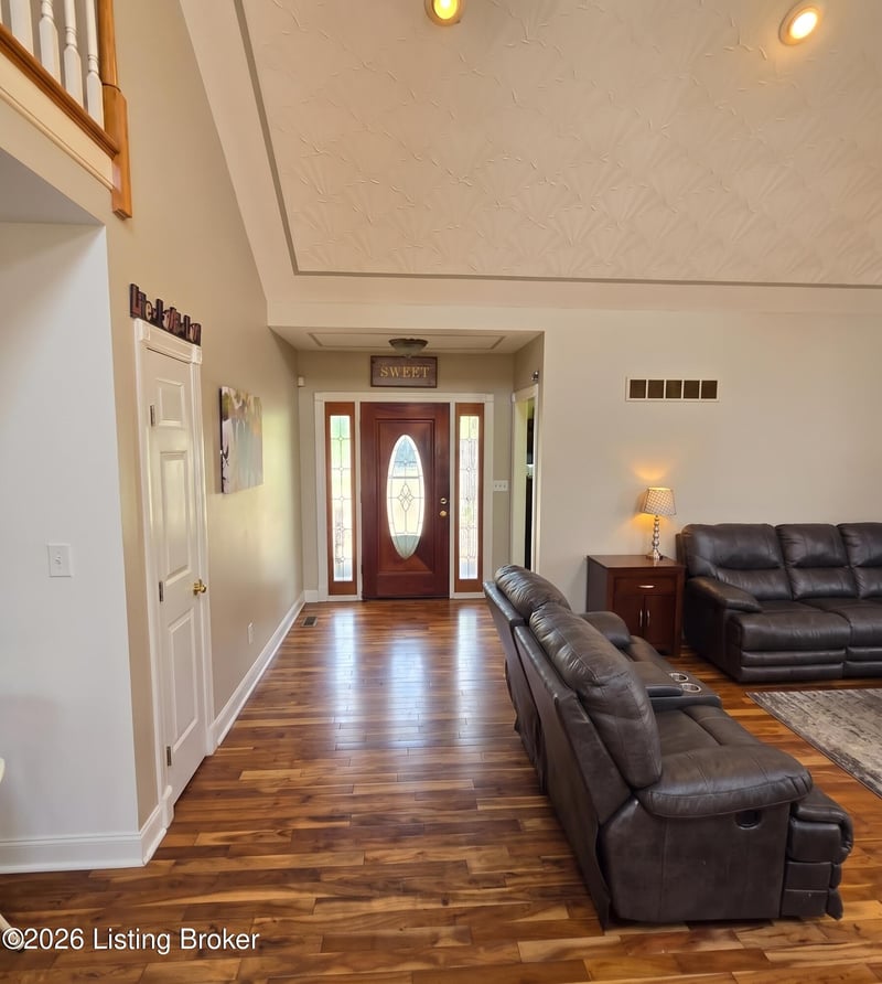 4013 Stonelanding Ct, Louisville, KY 40272