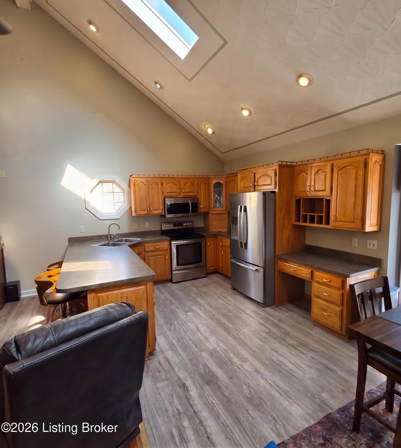 4013 Stonelanding Ct, Louisville, KY 40272