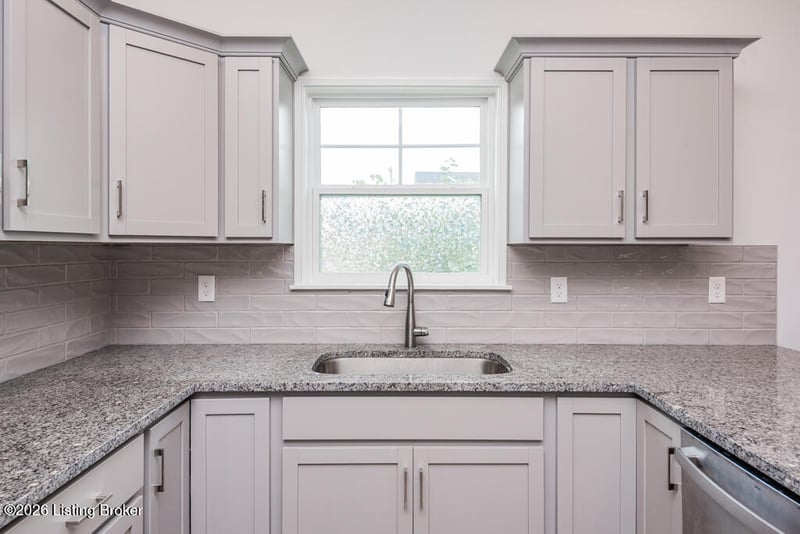 402 Railway Dr, Louisville, KY 40222