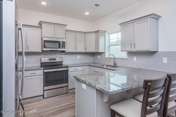 402 Railway Dr, Lyndon, KY 40222