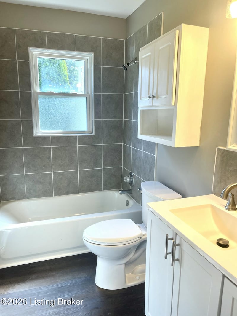 4021 Glenhurst Ave, Louisville, KY 40216