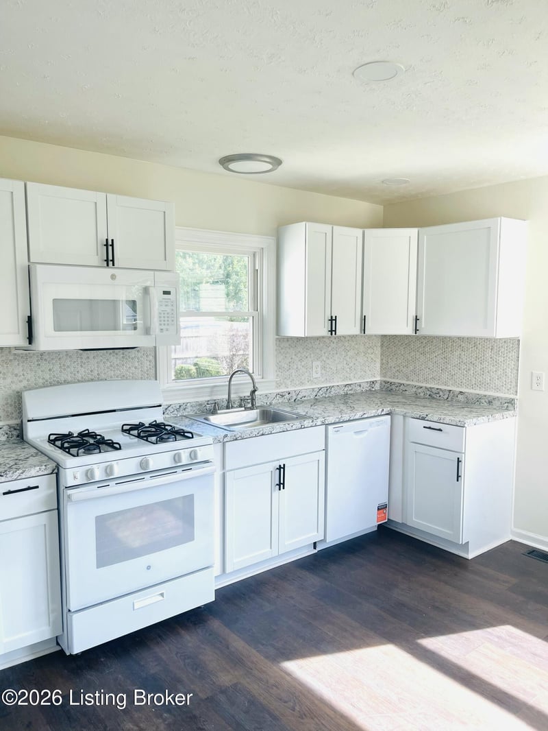 4021 Glenhurst Ave, Louisville, KY 40216