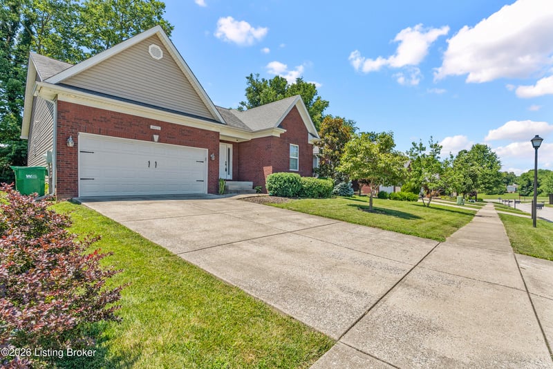 4022 Emerald Spring Pl, Louisville, KY 40245