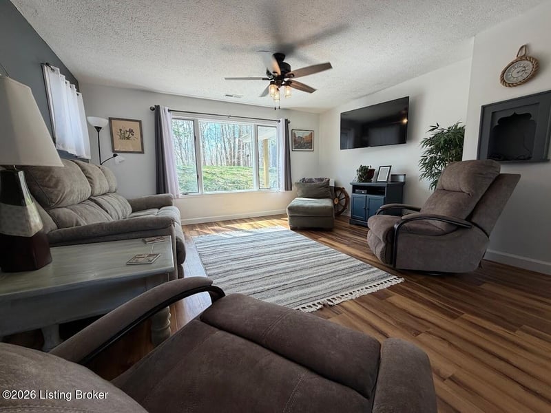 404 Lorel Dunbar Rd, Jamestown, KY 42629