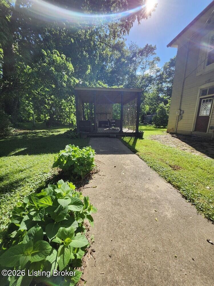 404 Main Cross St, Ghent, KY 41045