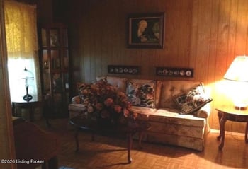405 Mac Brae Rd, Louisville, KY 40214
