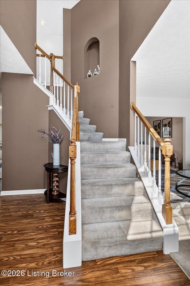 406 Arlington Meadows Dr, Louisville, KY 40023