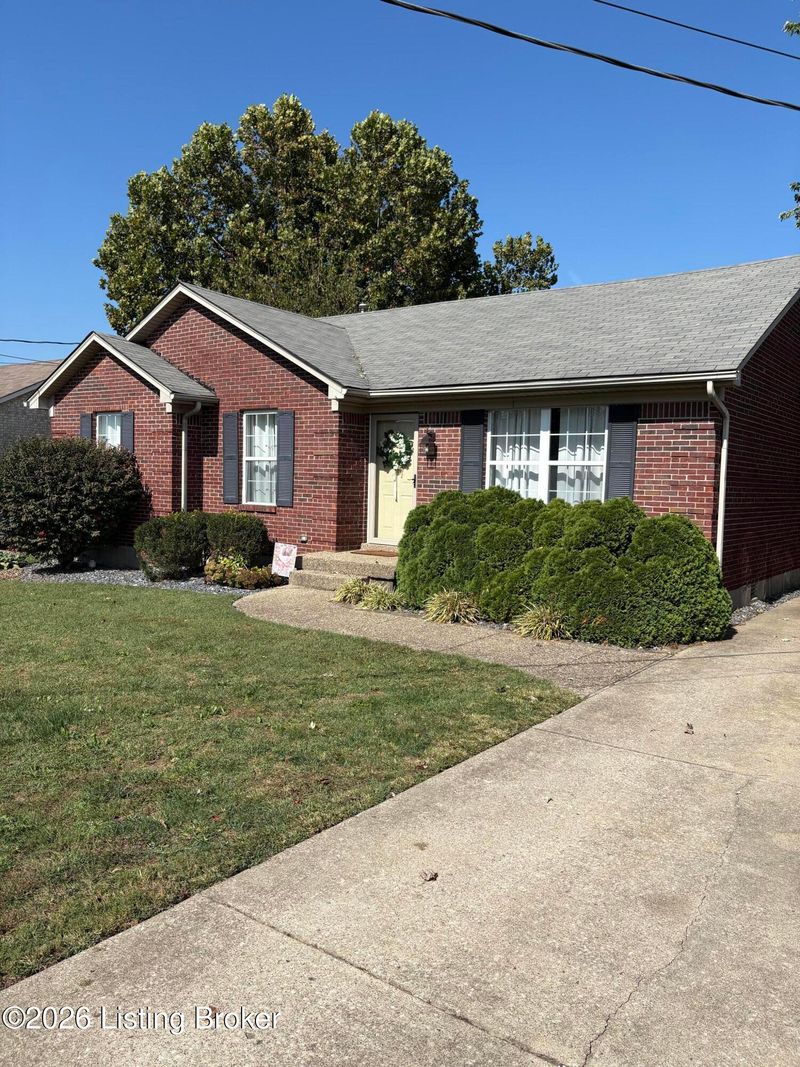 408 Love Ave, Mt Washington, KY 40047