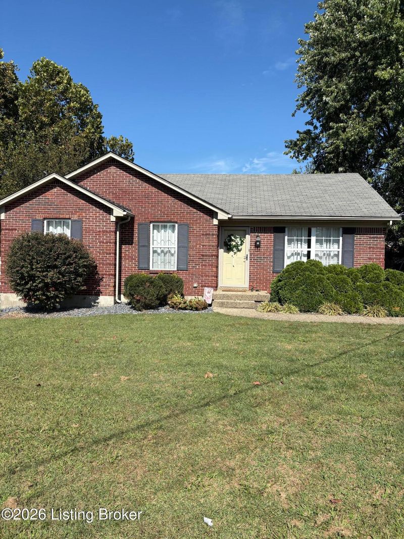 408 Love Ave, Mt Washington, KY 40047