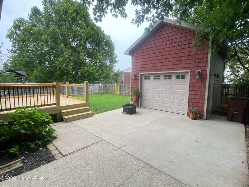408 Love Ave, Mt Washington, KY 40047