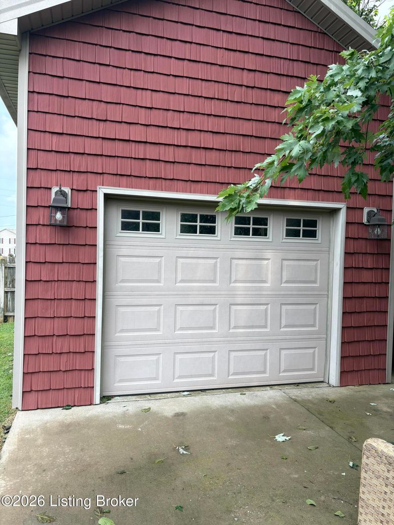 408 Love Ave, Mt Washington, KY 40047