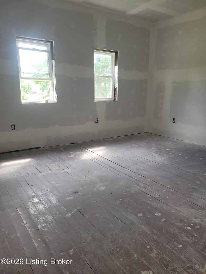 409 Elm St, West Point, KY 40177
