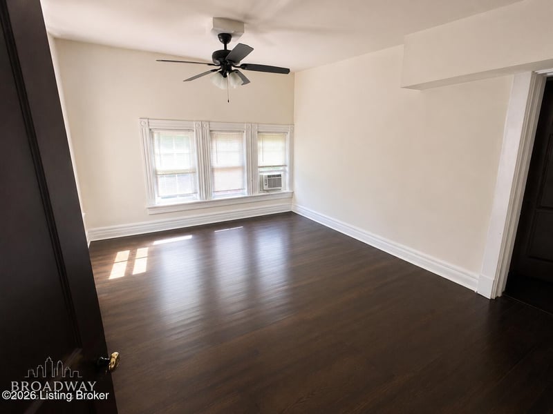 409 Fountain Ct, Louisville, KY 40208