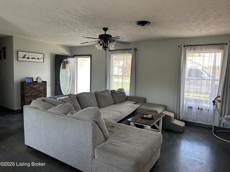 410 E 7th St, Hardinsburg, KY 40143