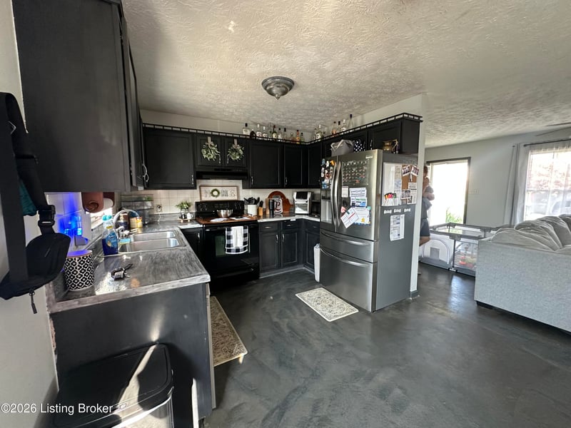410 E 7th St, Hardinsburg, KY 40143