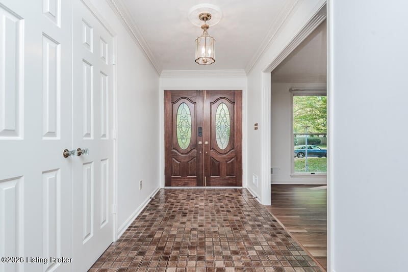 410 Hidden Oak Way, Louisville, KY 40222