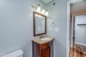 410 Mockingbird Valley Rd #APT 11, Louisville, KY 40207