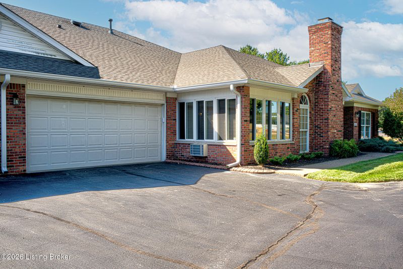 4100 Berenger Field Dr, Louisville, KY 40299