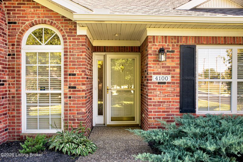 4100 Berenger Field Dr, Louisville, KY 40299